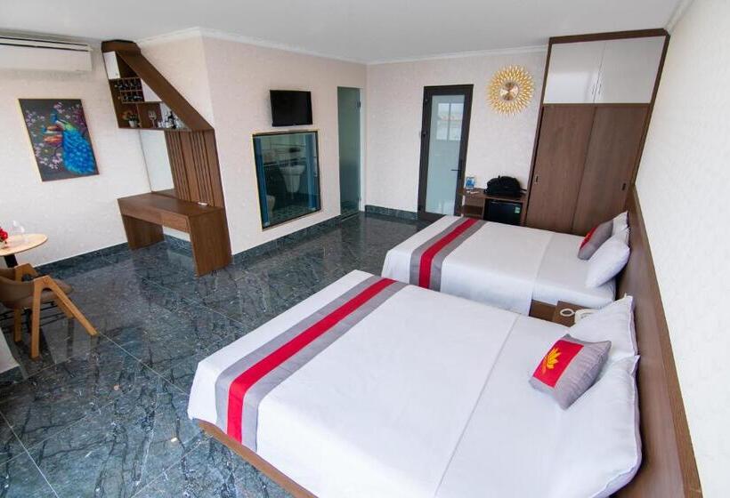 هتل Camellia Tuan Chau