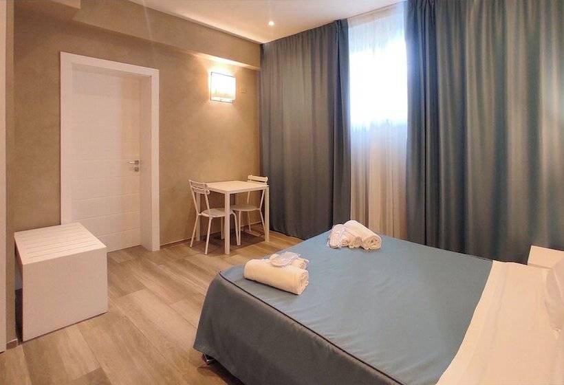 Отель Cecina Beach