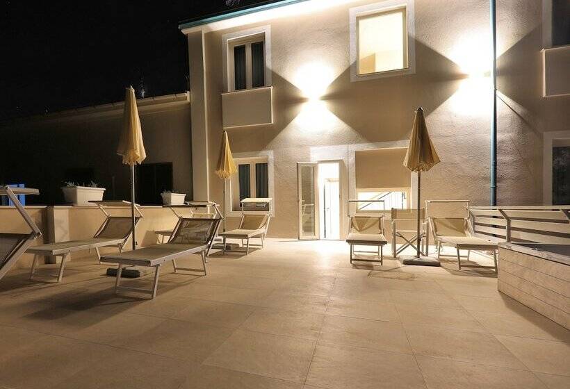 Отель Cecina Beach