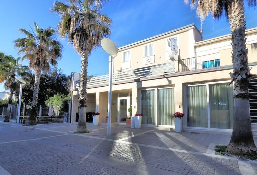 Отель Cecina Beach