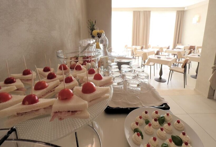 Отель Cecina Beach