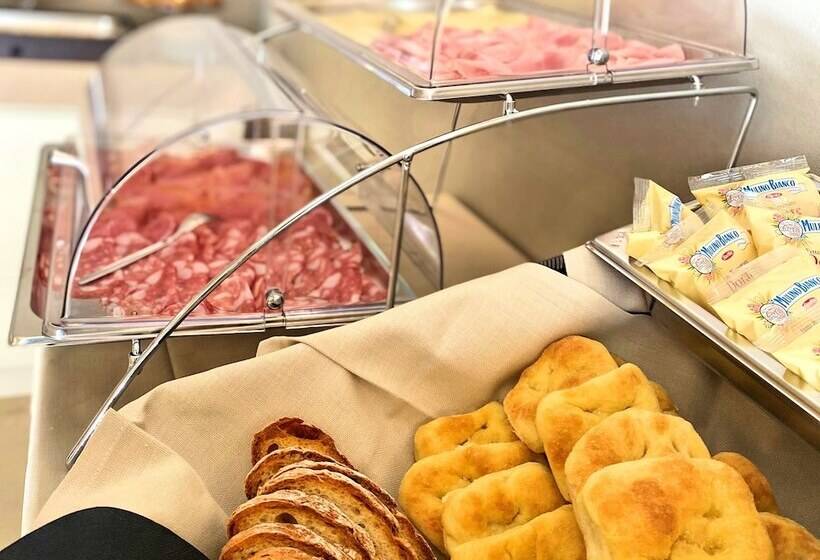 Отель Cecina Beach