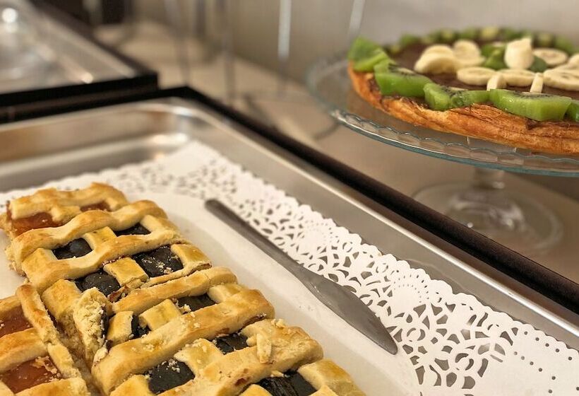 Отель Cecina Beach