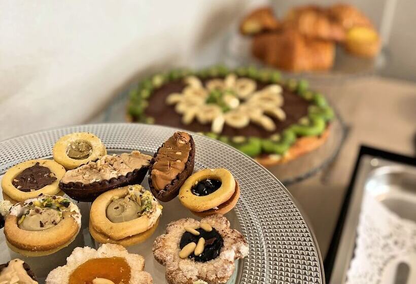 Отель Cecina Beach