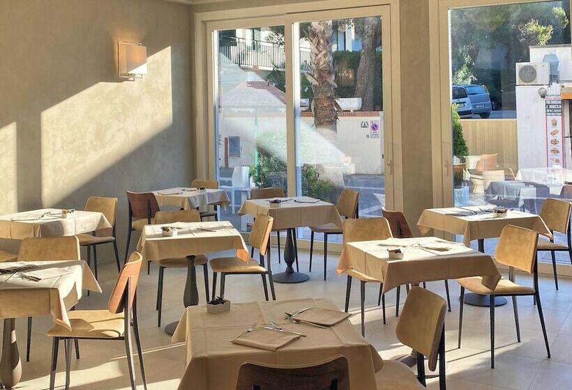 Отель Cecina Beach