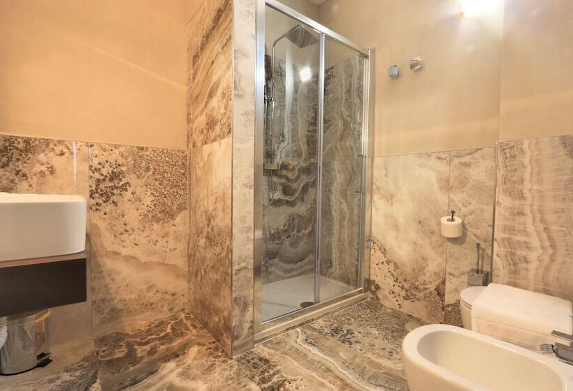 Отель Cecina Beach