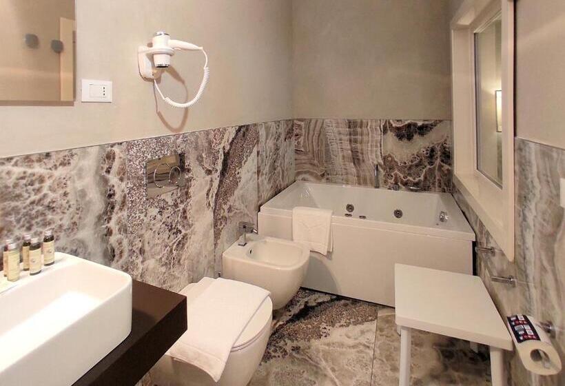 Отель Cecina Beach