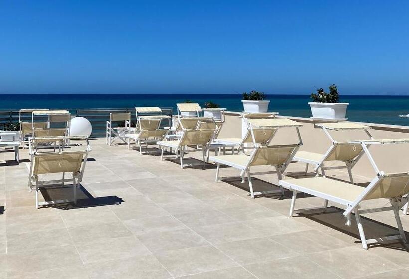 Отель Cecina Beach