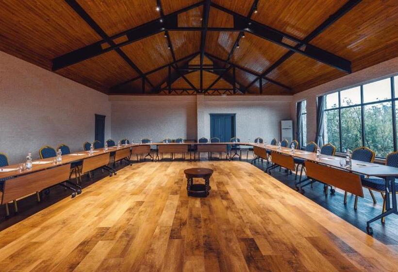 בית מלון כפרי Chateau Kvirike