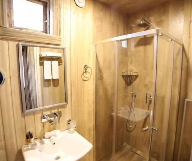 هتل Chateau Kvirike