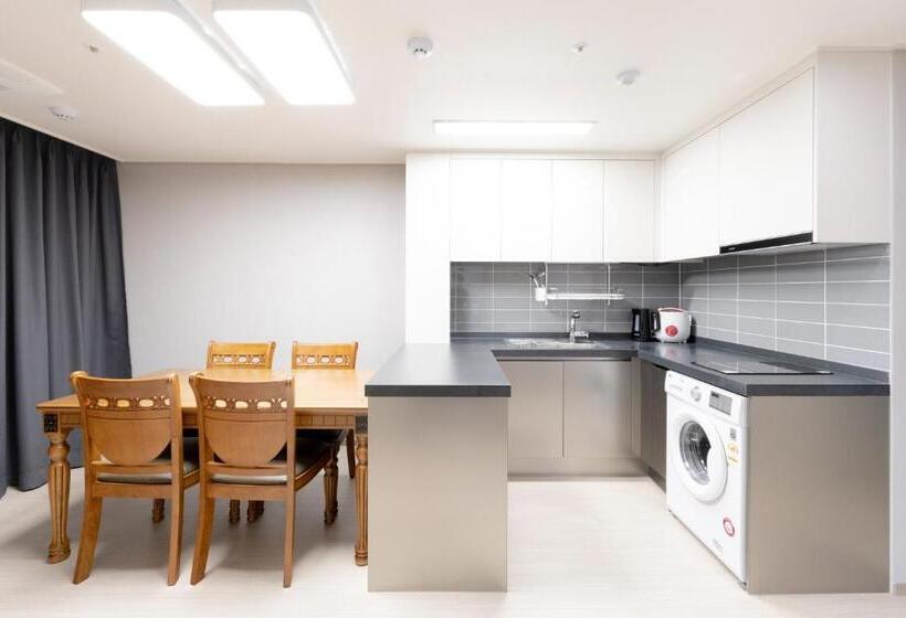 Отель Donghae Oceancity Residence