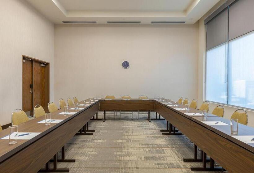 Szálloda Four Points By Sheraton Monterrey Airport