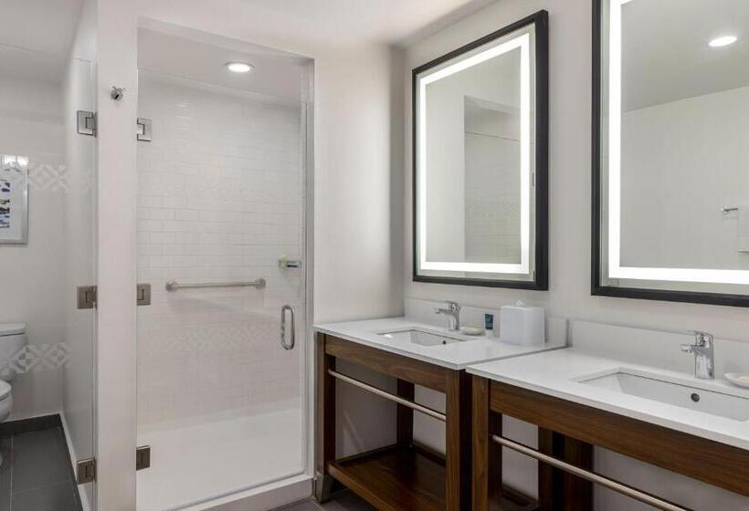 בית מלון כפרי Four Points By Sheraton Monterrey Airport