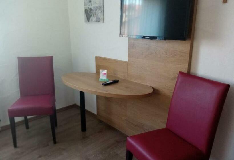 ホテル Gasthof Zum Löwen