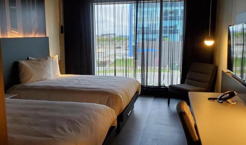 Grand Times Hotel Laval Centropolis