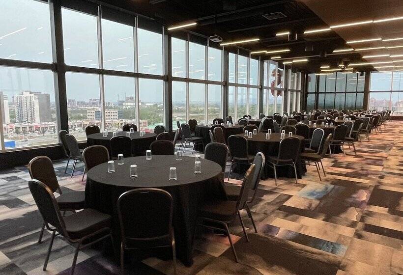 Grand Times Hotel Laval Centropolis