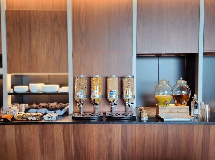 Grand Times Hotel Laval Centropolis