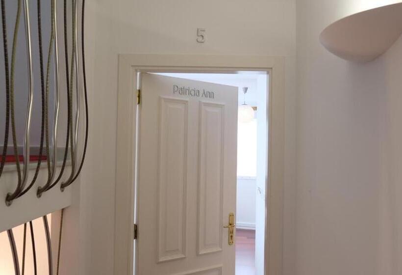 هتل La Casa De Las Camelias