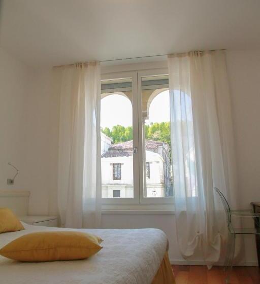 فندق Locanda Mezzosale