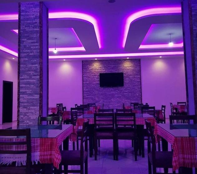 酒店 Lugina E Komanit