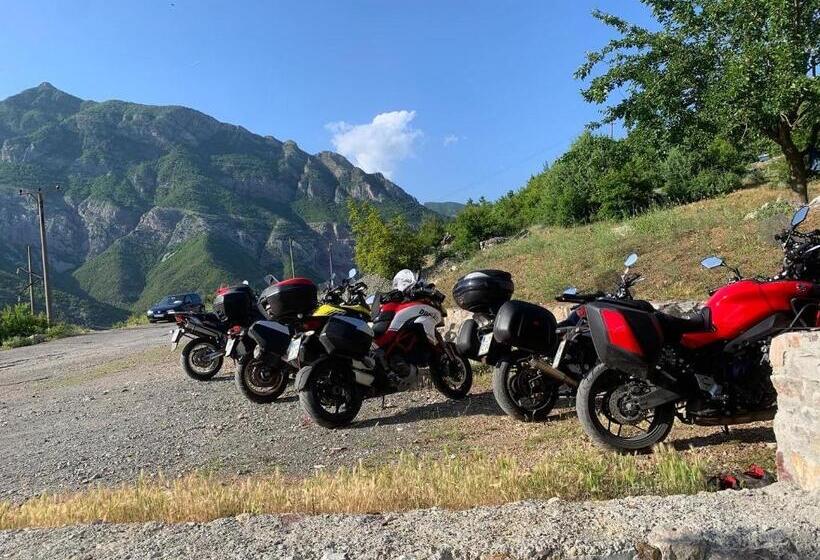 酒店 Lugina E Komanit