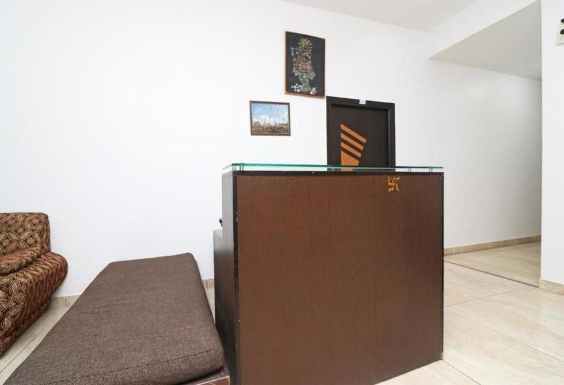 فندق Oyo 24054 Nihon Rooms