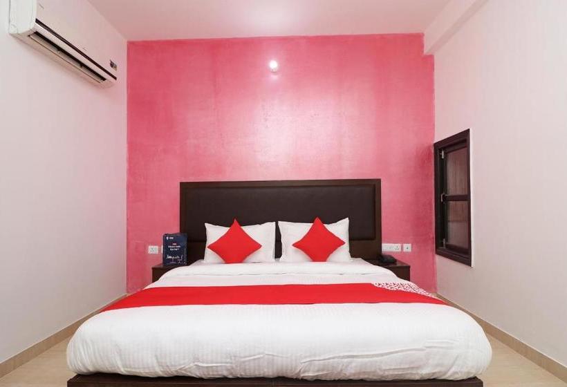 فندق Oyo 24054 Nihon Rooms