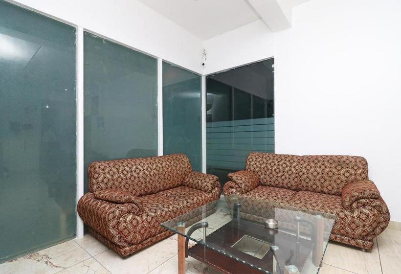 فندق Oyo 24054 Nihon Rooms