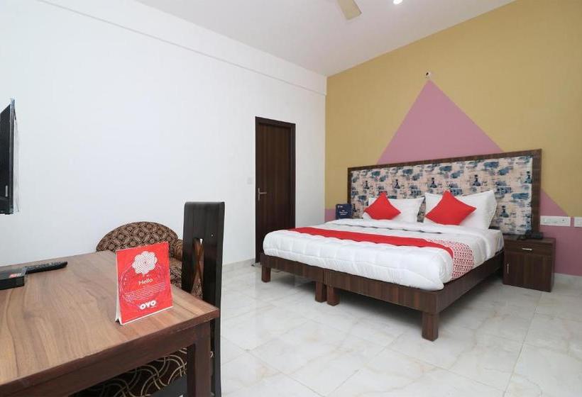 فندق Oyo 24054 Nihon Rooms