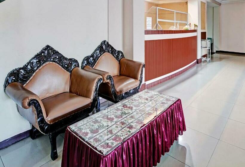 ホテル Oyo 90487 Wisma Kuta Karang Baru