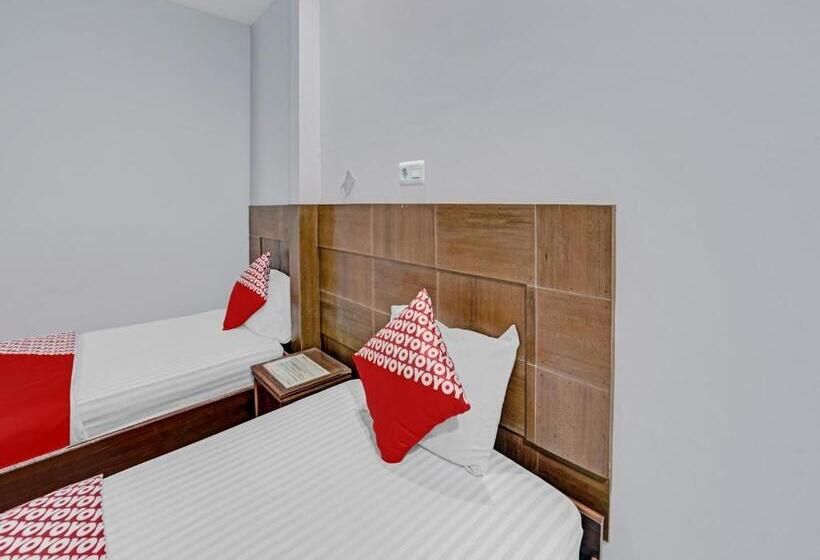 ホテル Oyo 90487 Wisma Kuta Karang Baru