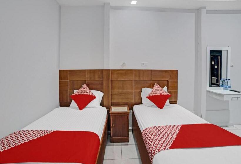 ホテル Oyo 90487 Wisma Kuta Karang Baru