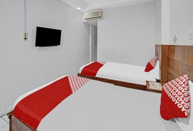 فندق Oyo 90487 Wisma Kuta Karang Baru