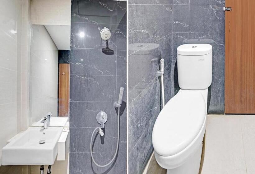 ホテル Oyo 90487 Wisma Kuta Karang Baru