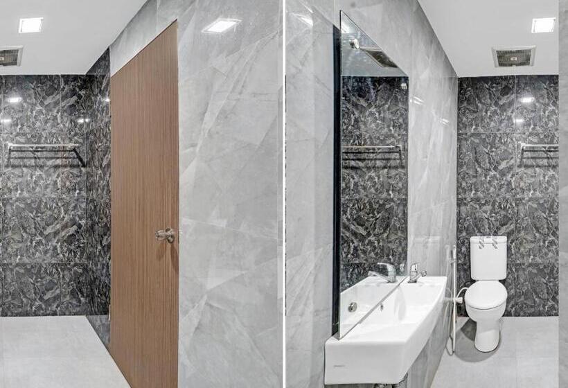 ホテル Oyo 90487 Wisma Kuta Karang Baru