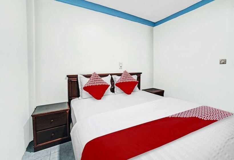 ホテル Oyo 90487 Wisma Kuta Karang Baru