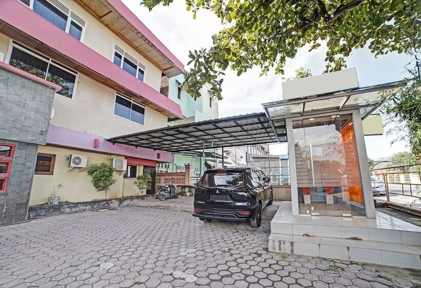 فندق Oyo 90487 Wisma Kuta Karang Baru