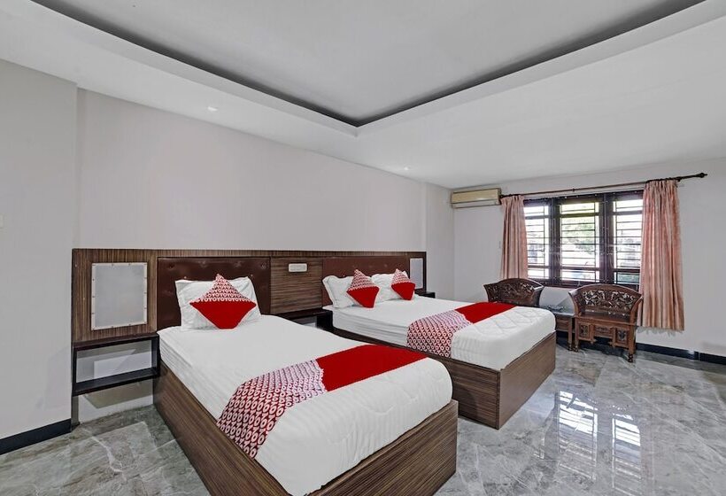 ホテル Oyo 90487 Wisma Kuta Karang Baru