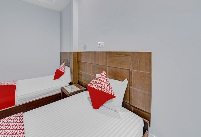 ホテル Oyo 90487 Wisma Kuta Karang Baru