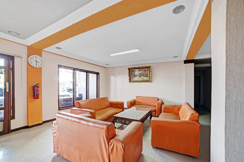 ホテル Oyo 90487 Wisma Kuta Karang Baru