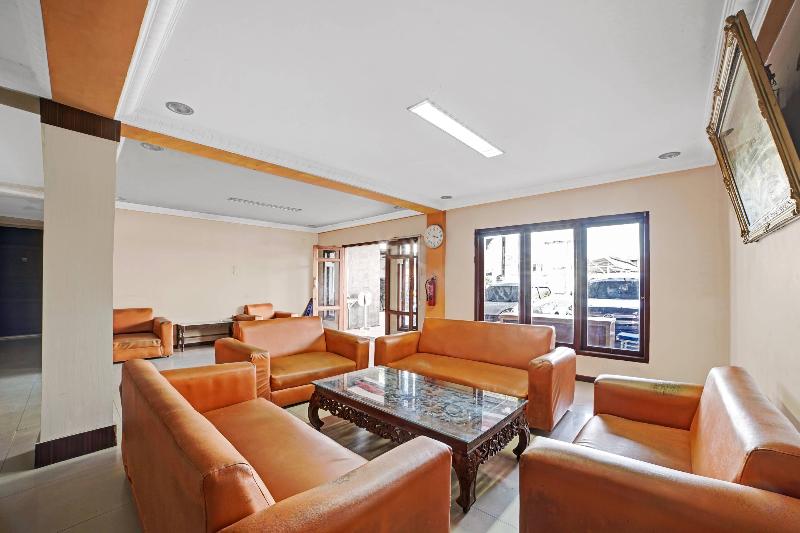 فندق Oyo 90487 Wisma Kuta Karang Baru