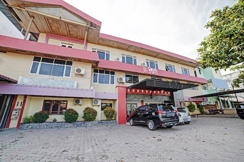 ホテル Oyo 90487 Wisma Kuta Karang Baru