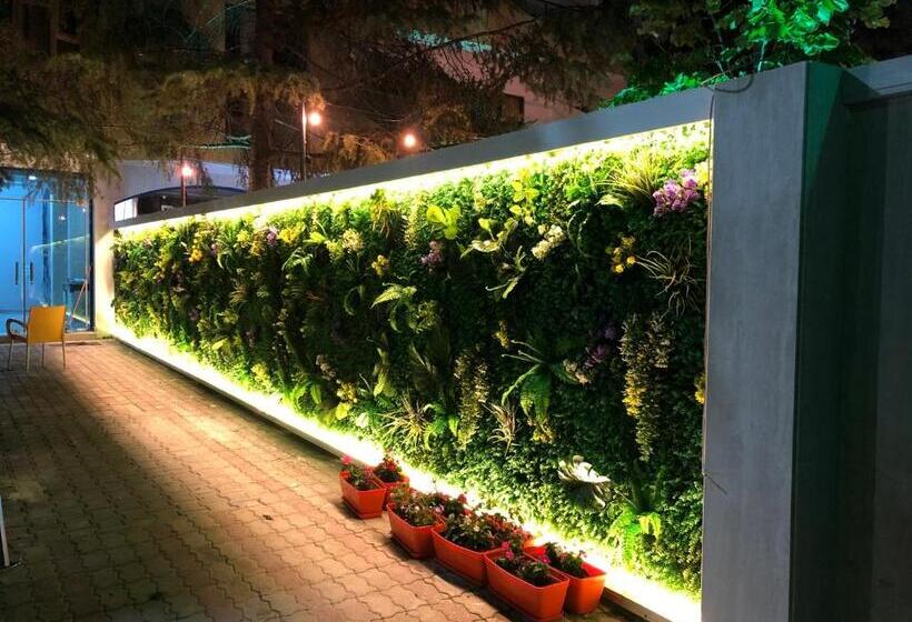 酒店 Qetesia Te Indriti