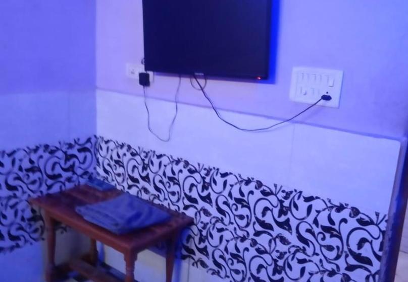 Отель Radhey Milan By Wb Inn, Kanpur