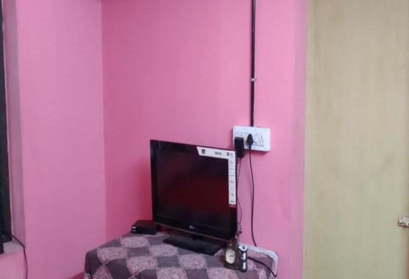 Отель Spot On Ashoka Inn