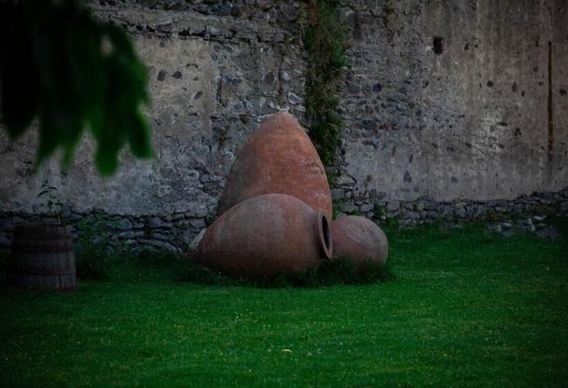 هتل Varga Kvareli