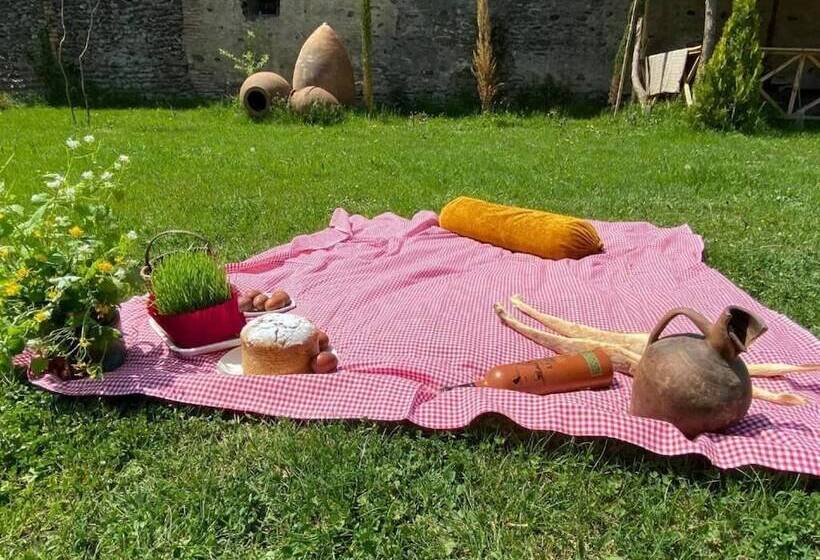 هتل Varga Kvareli