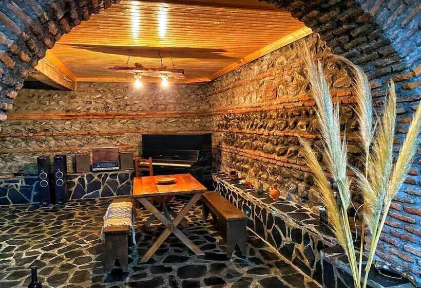 هتل Varga Kvareli