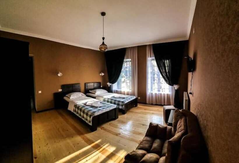 هتل Varga Kvareli