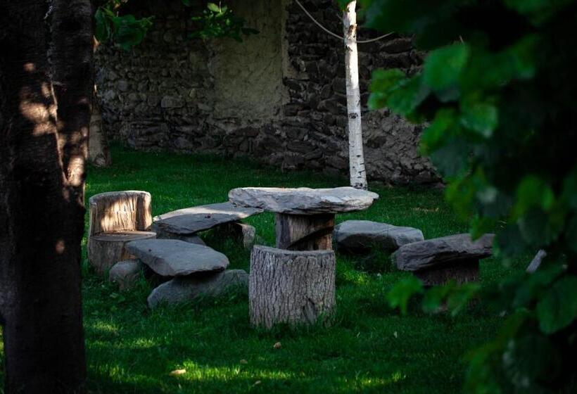 هتل Varga Kvareli